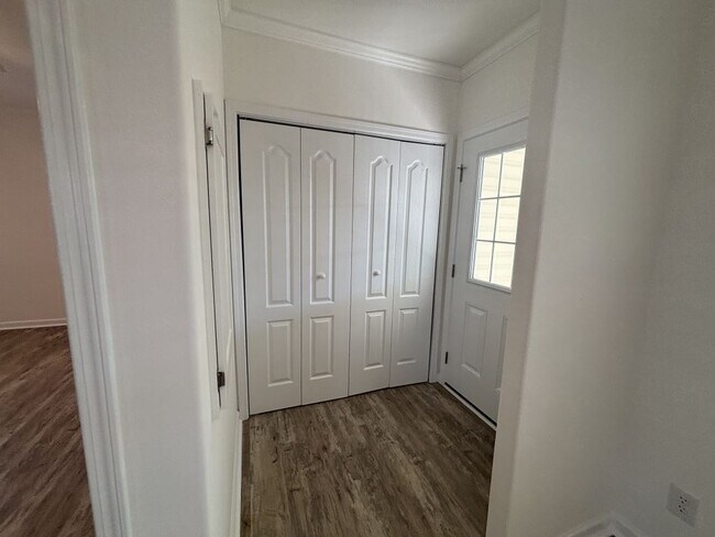 Building Photo - 909 Inagua W