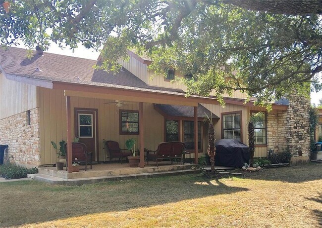 Building Photo - 40101 Heritage Holw