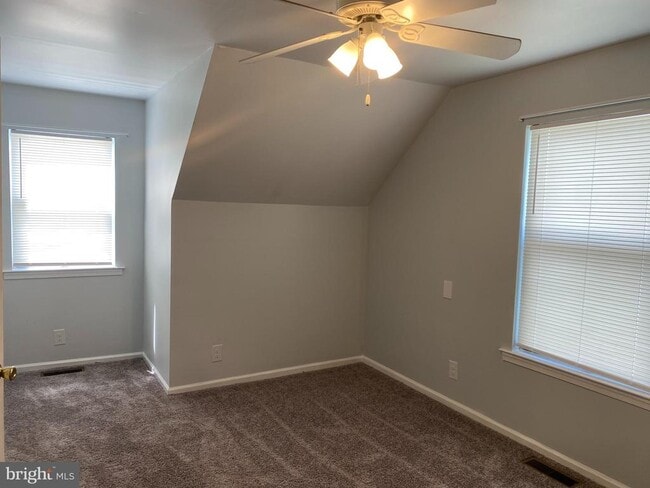 Building Photo - 104 Duet Dr