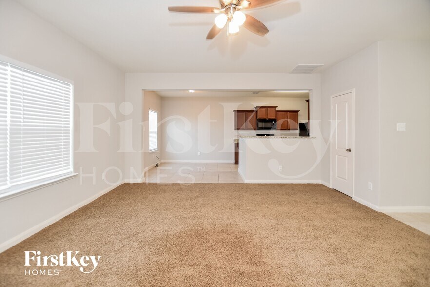 Building Photo - 9005 Woodfern Dr