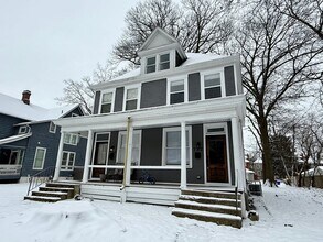 Building Photo - 730-732_OAKWOOD_AVENUE