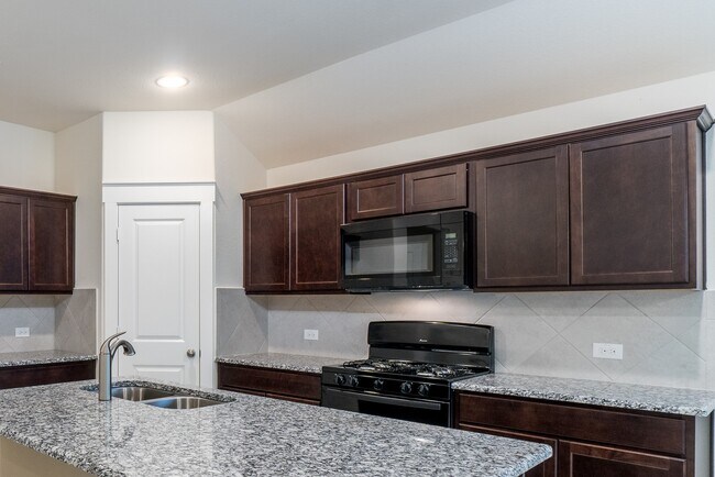 Building Photo - 40315 S Hill Pass