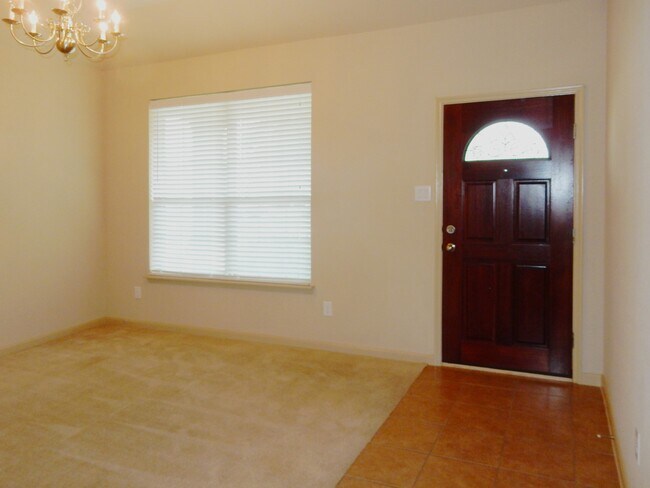 Building Photo - 24510 Avellino Ct