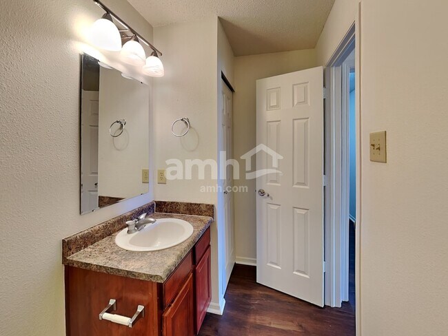 Building Photo - 10286 Butler Dr