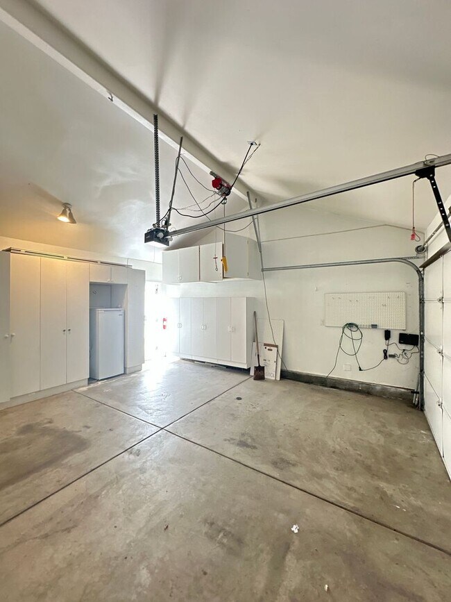 Building Photo - Downtown Huntington Beach - Beachfront Gorgeous Home - Stunning Remodel!!!