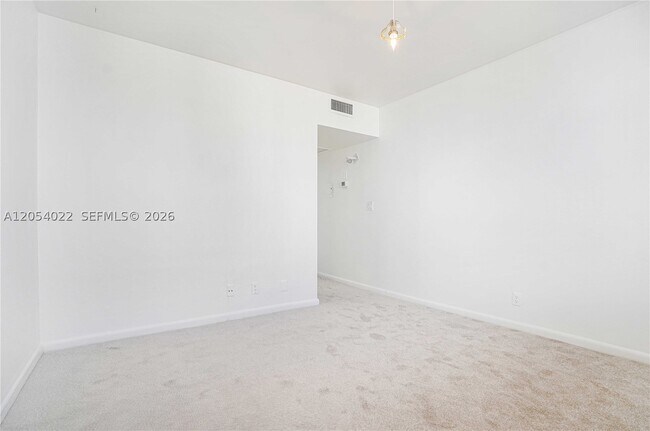 Building Photo - 5700 Collins Ave
