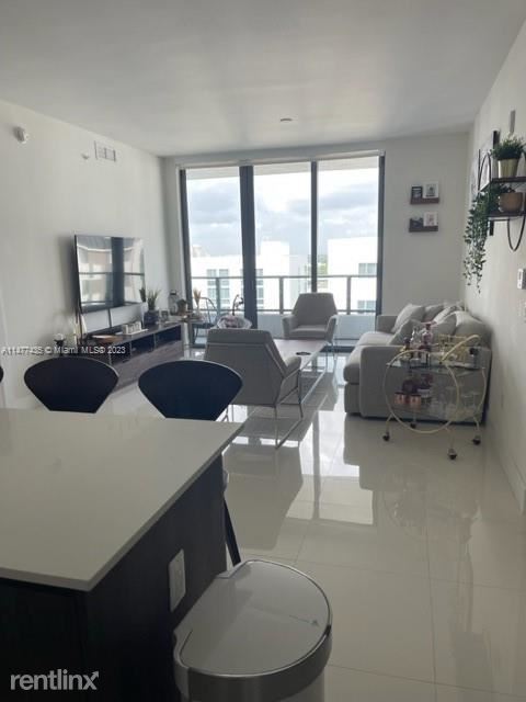 Building Photo - 3 br, 3 bath House - 2960 NE 207th St Unit...