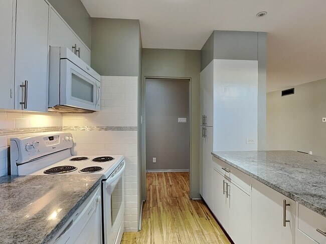 Building Photo - 4500 Westridge Ave