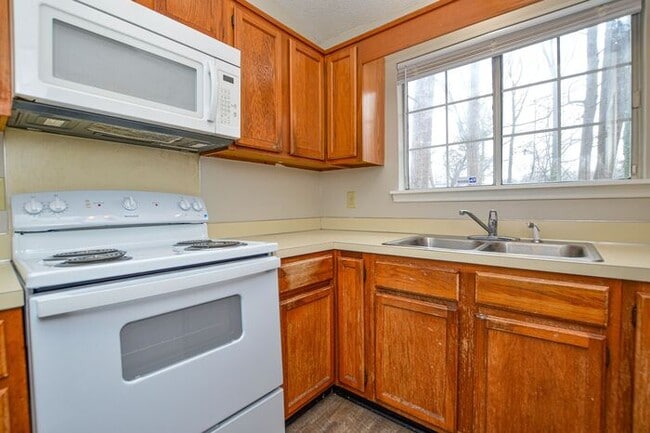 Building Photo - Easy Commute to the University or Uptown Charlotte COMING SOON!!!