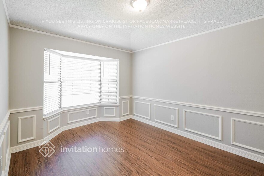 Building Photo - 5221 Hollow Bend Ln