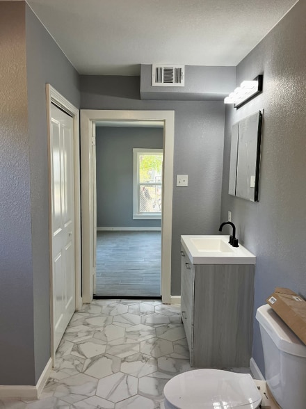 Building Photo - 2223 Gorman Ave