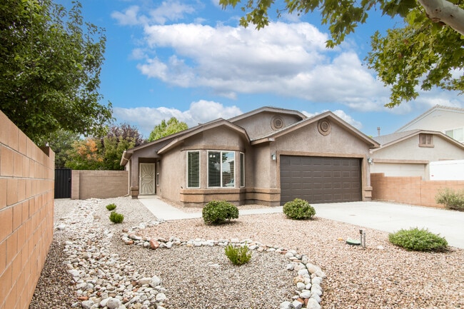 Building Photo - 9005 Rio Galisteo Pl NW