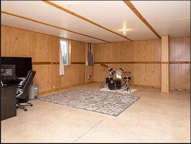 Building Photo - 4269 Estate Dr S