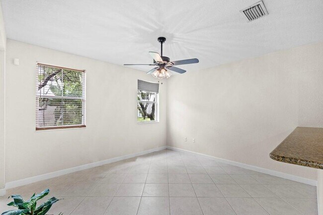 Building Photo - 2280 Shoma Dr