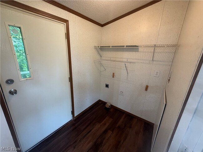 Building Photo - 2476 Cunningham Rd