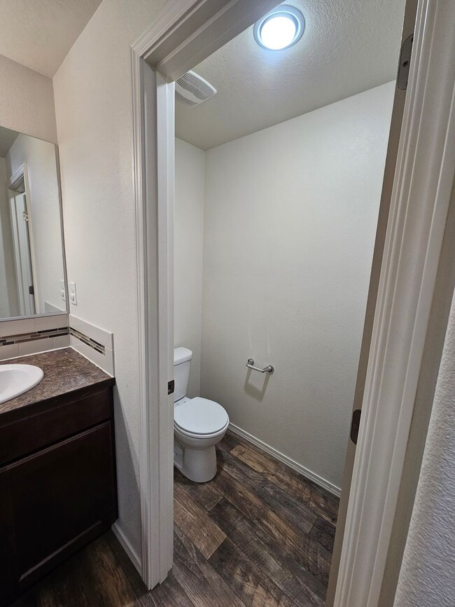 Building Photo - Three Bedroom Home