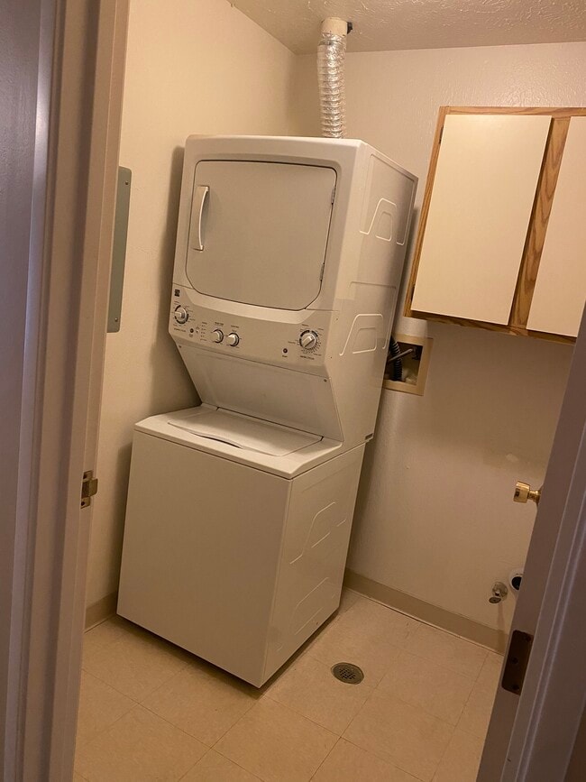 Building Photo - 6515 Princeton Ct