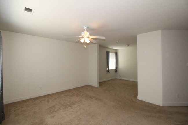 Building Photo - 2475 Deauville Cir