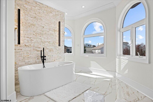 Building Photo - 31 Seaside Ct