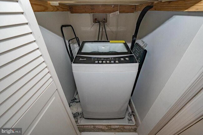 Building Photo - 2440 N 50th St