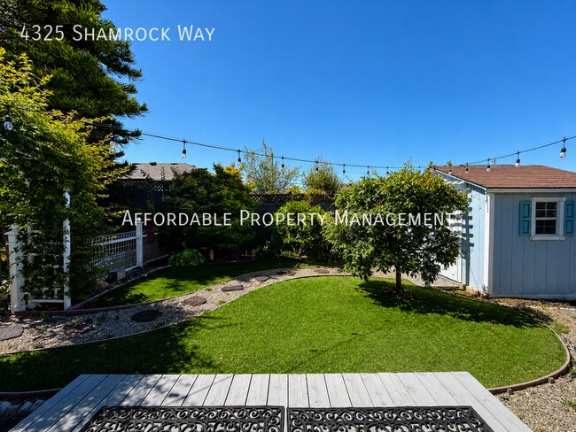 Building Photo - 4325 Shamrock Way