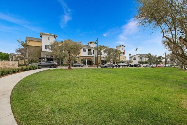 Building Photo - Village of Escaya - 3 Br 2.5 Ba - 2 car attached garage - must see this fabulous community!