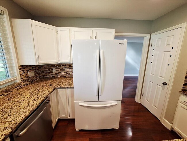 Building Photo - 8513 Portage Cove