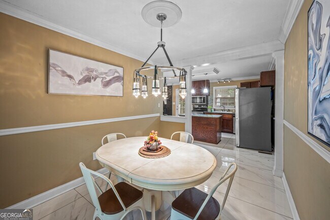 Building Photo - 4839 Lehigh Dr