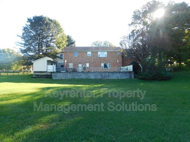 Building Photo - 251 William Cousins Rd