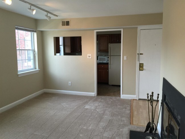 Building Photo - 2105 N Scott St