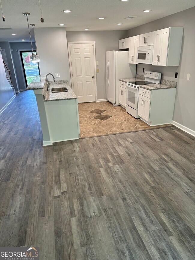 Building Photo - 139 Shenandoah Dr