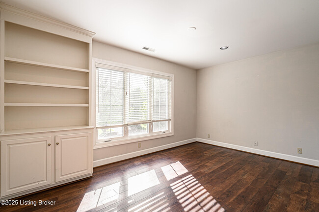 Building Photo - 303 Coralberry Rd