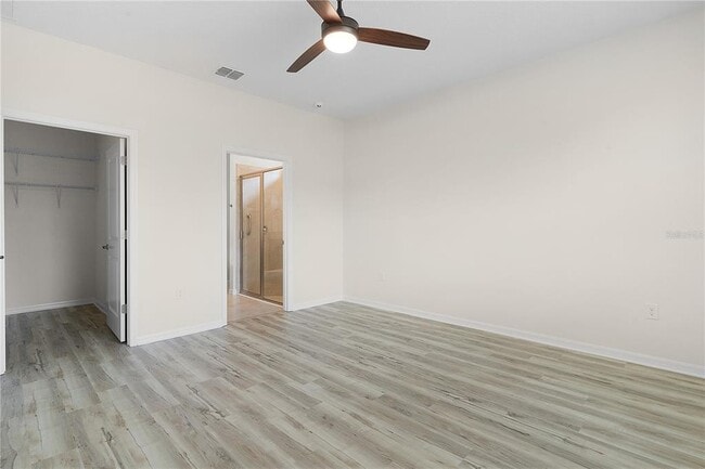 Building Photo - 5420 Sunshine Dr