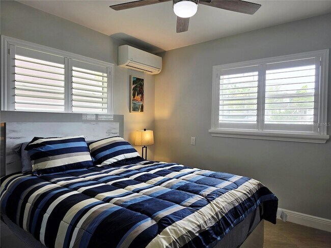 Building Photo - 3435 Overlook Dr NE