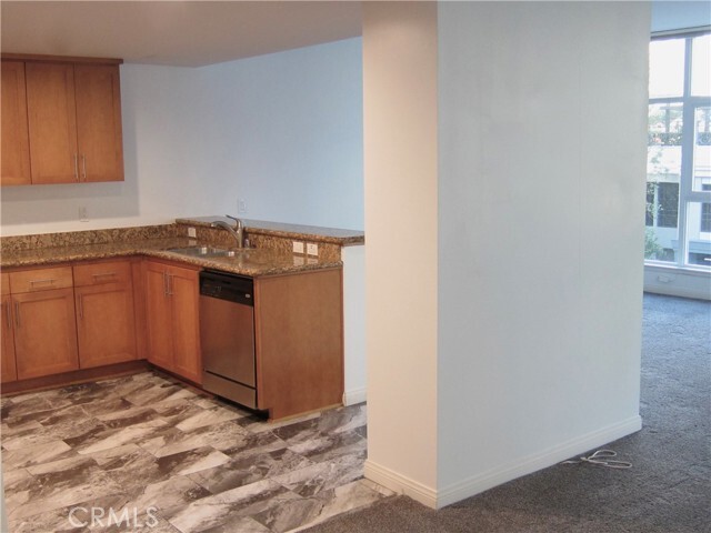 Building Photo - 411 W Seaside Way