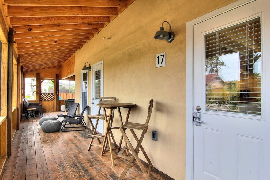 Building Photo - 134 N Alister St