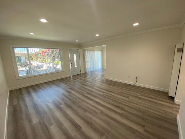 Building Photo - Newly Remodeled 2 Bedroom Fountain Valley ...