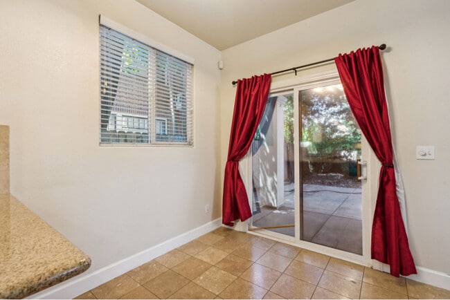 Building Photo - 3004 Portola Way