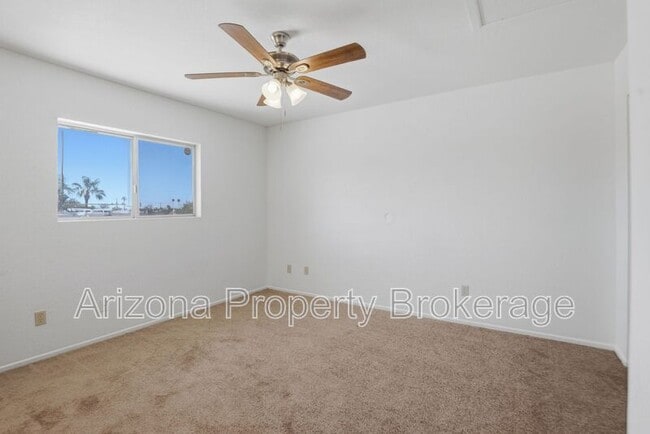 Building Photo - 238 E Vine Cir