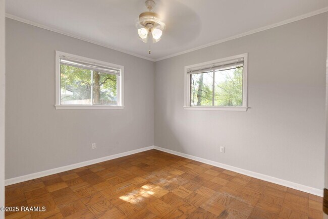 Building Photo - 408 Alice Dr