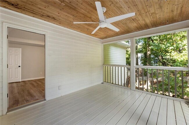 Building Photo - 330 Summerlin Dr