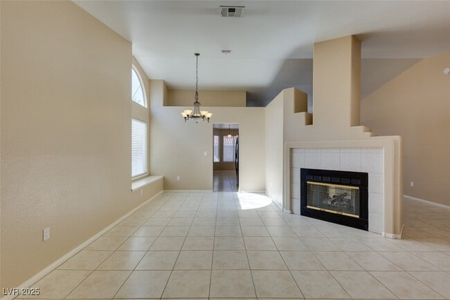 Building Photo - 1744 Knotty Pine