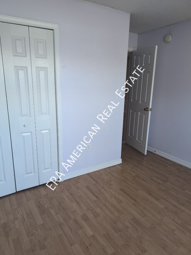 Building Photo - 295 Limestone Cir