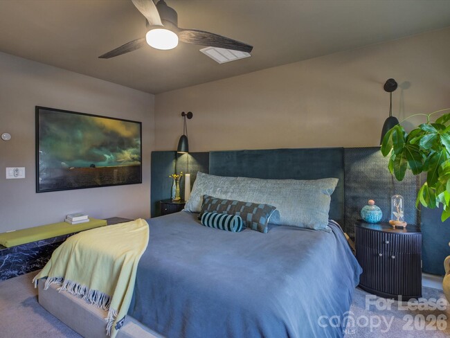 Building Photo - 11015 Stetler St