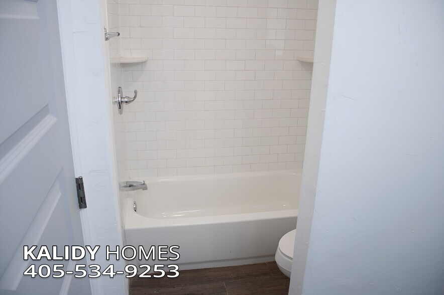 Building Photo - 4116 Overland Dr