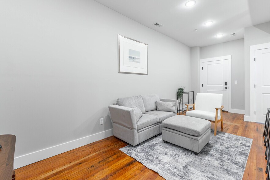 Building Photo - 1108 McCallie Ave