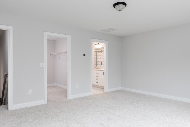 Building Photo - 261 Old Grove Ln