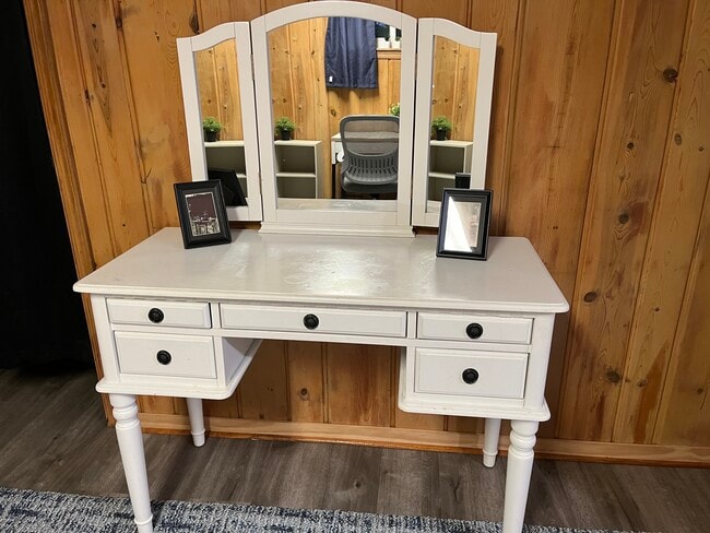 Building Photo - 1955 N Woodrow St