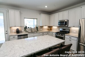 Building Photo - 2046 Egret Ave