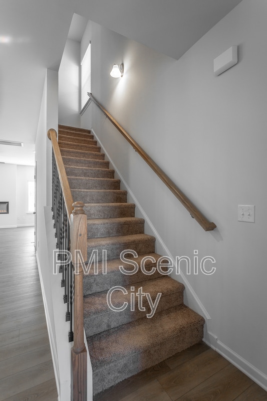 Building Photo - 8836 Meadowvale Ct